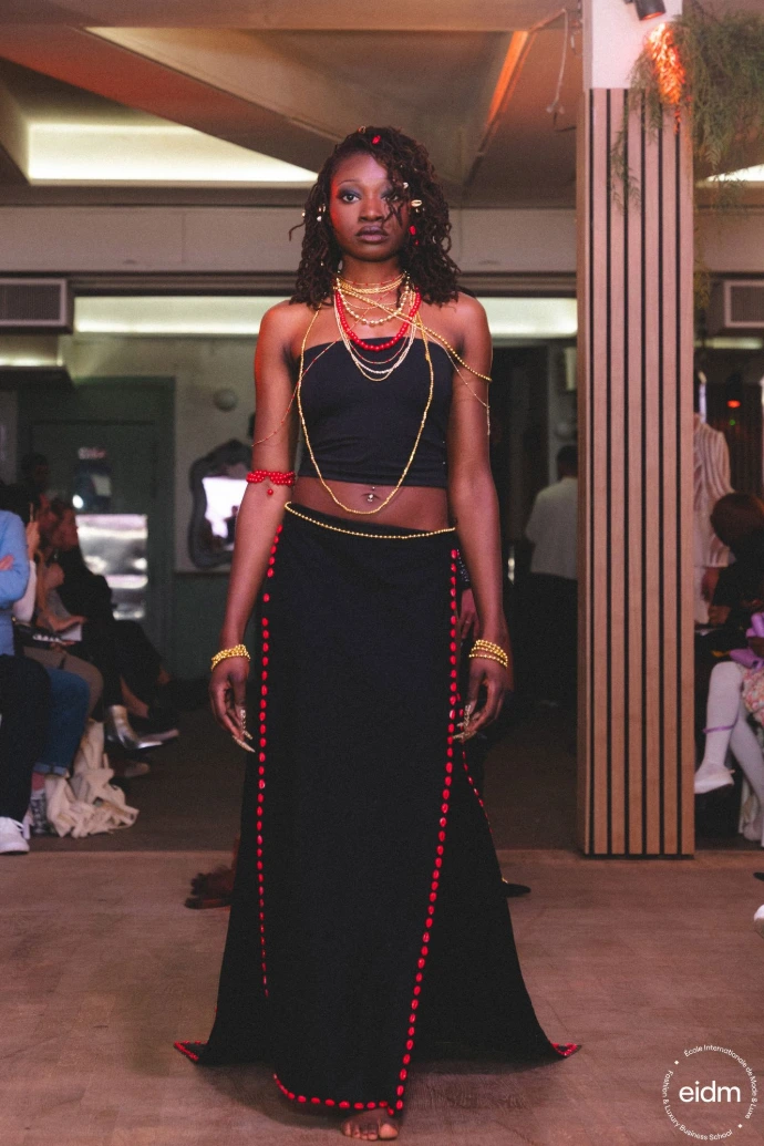 Collection Into our Fire présentée au défilé Fashion Fusion de l'EIDM Paris 2025 — photo 4