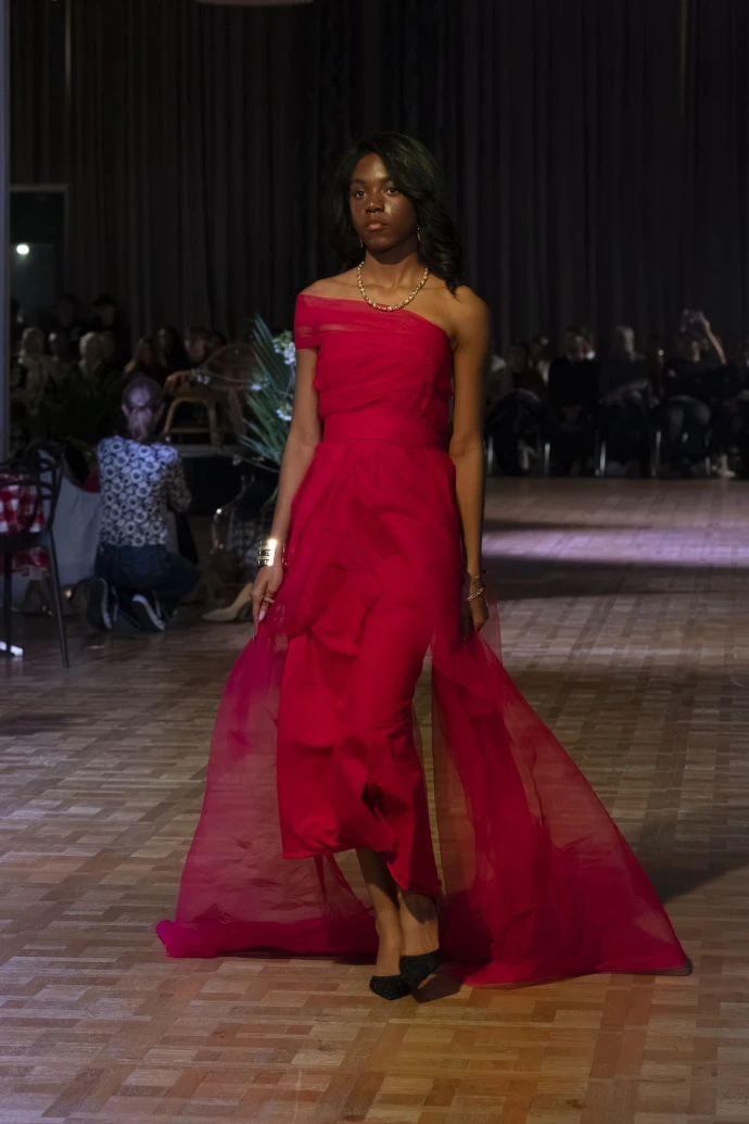 Défilé Nostra Luce de l'EIDM Paris 2026 — photo 5