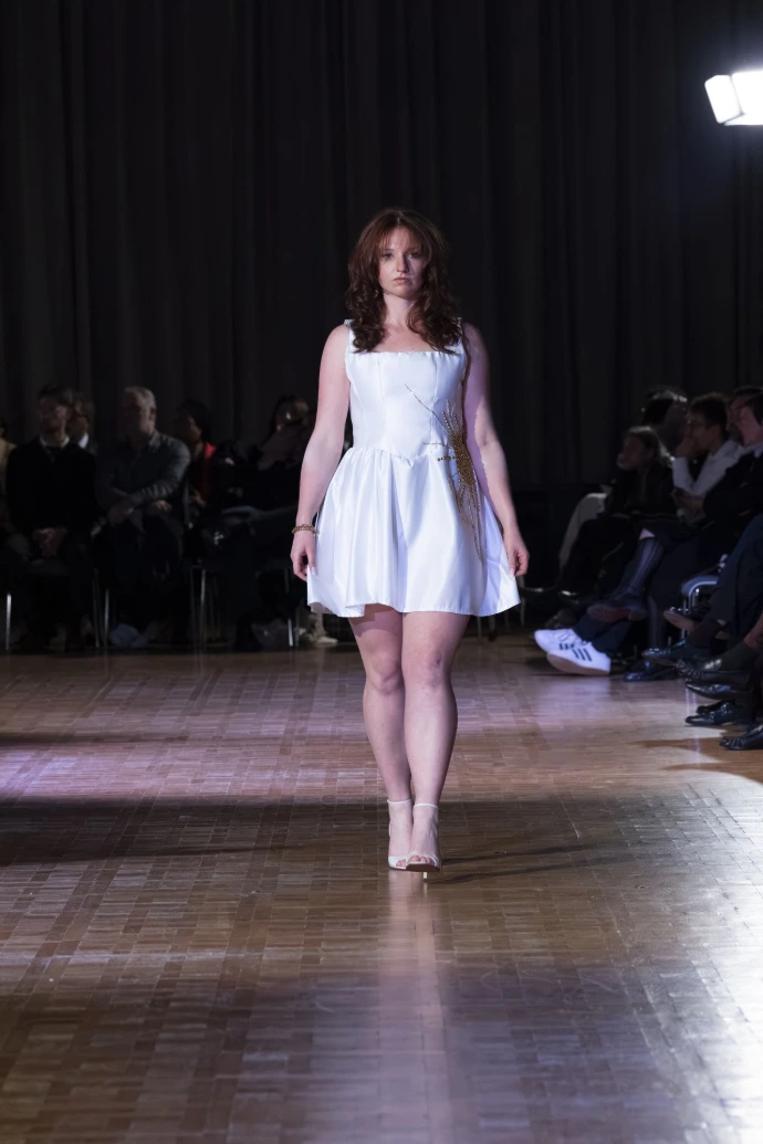Défilé Nostra Luce de l'EIDM Paris 2026 — photo 3